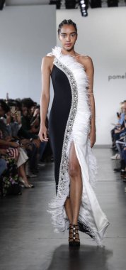 Pamella Roland Ss 2020