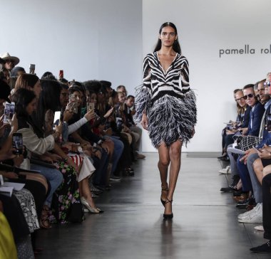 Pamella Roland Ss 2020