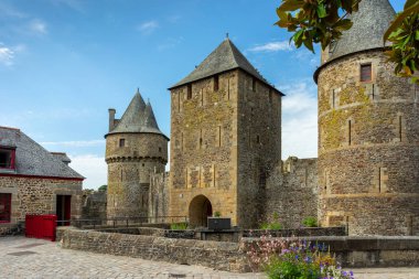 Fransa, Bretagne 'daki Fougeres kalesi.