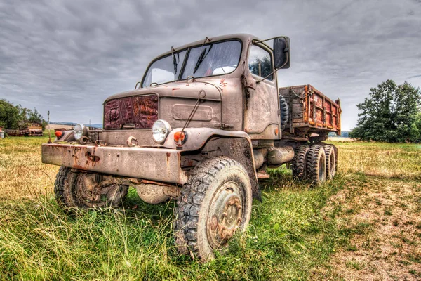 Imagen Del Viejo Camión Oxidado Abandonado Camión Terreno 1953 — Foto de Stock