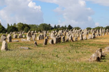 Alignements de Carnac - Alignements de Kermario - Menhir sıraları