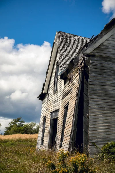 Zijaanzicht Van Een Vervallen Huis Landelijke New Brunswick Canada Zijaanzicht — Stockfoto