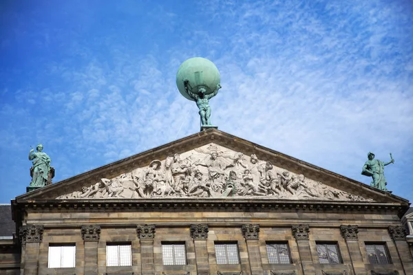 Fachada Estatuas Del Palacio Real Ámsterdam Del Siglo Xvii También —  Fotos de Stock