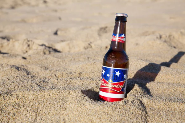 Old Orchard Beach Usa Září 2014 Studené Láhve Budweiser Písku — Stock fotografie