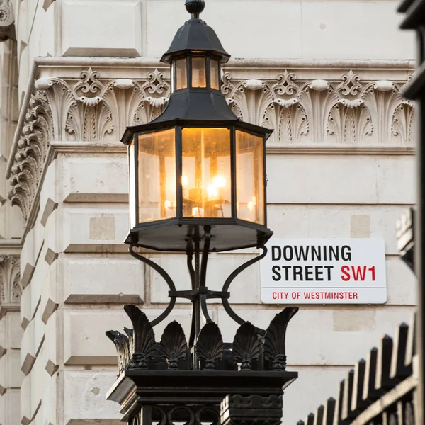 Londra Ngiltere Kasım 2013 Lamba Downing Street Westminster Ikonik Işareti — Stok fotoğraf