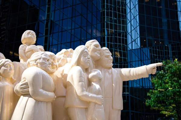 Montreal Canada September 2017 Die Beleuchtete Menschenstatue Montreal — Stockfoto