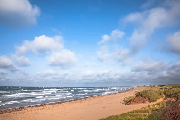 Praia Deserta Mares Agitados Thunder Cove Prince Edward Island Canadá — Fotografia de Stock