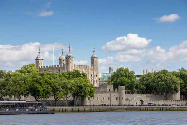 Famous White Tower Tower London Seen Southbank River Thames Popular — Stock Photo, Image
