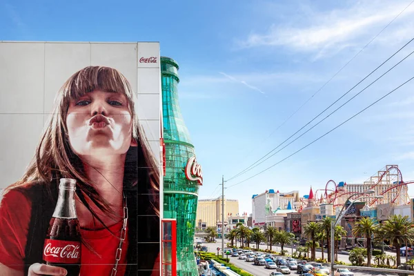 Las Vegas Usa April 2012 Advertising Billboard Giant Glass Coke — Stock Photo, Image