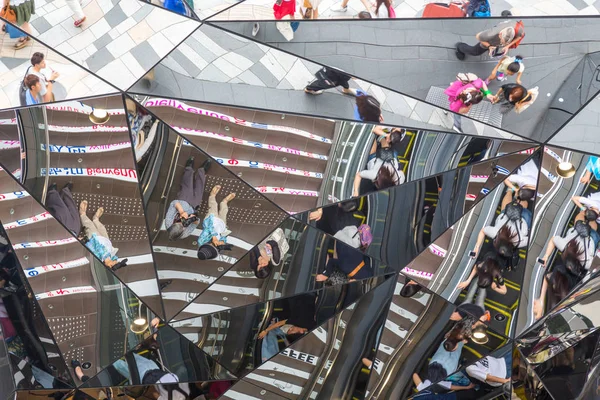 Tokio Japón Junio 2016 Entrada Espejada Centro Comercial Tokyu Plaza — Foto de Stock