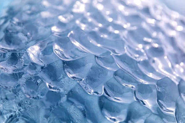 蓝色冰川特写 波纹冰的背景 它是冰川结冰形成的冰堡的一部分 看起来像泡玻璃 — 图库照片