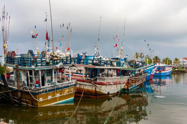 Columbo Sri Lanka April 2011 Colourful Fishing Boats Harbour Traditional — Stock Photo, Image