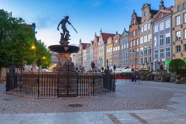 Şafakta Polonya Gdansk Eski Kasaba Neptün Çeşmesi — Stok fotoğraf