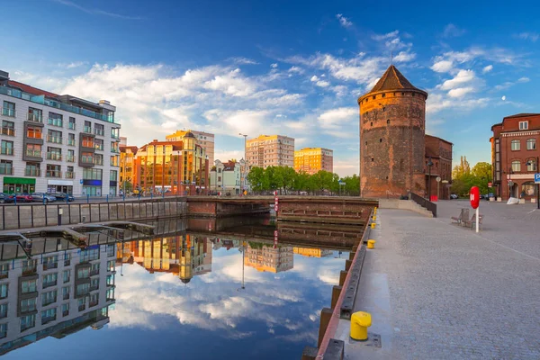 Bela Cidade Velha Gdansk Refletida Rio Motlawa Nascer Sol Polônia — Fotografia de Stock