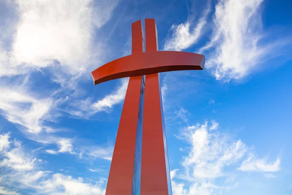 ポーランド グダンスクの丘の上のカトリックのクロス — ストック写真