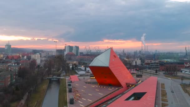 グダニスク ポーランド 2018 ポーランド グダニスクで第二次世界大戦の博物館 000 平方メートルの面積をカバーする博物館のメインの展示 — ストック動画