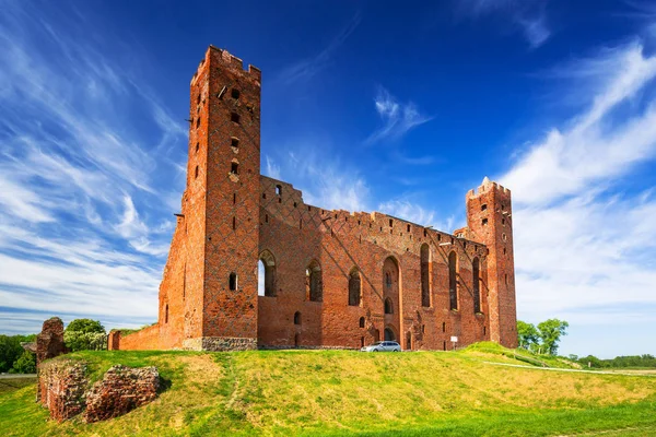 Ruïnes Van Middeleeuwse Bakstenen Kasteel Rydzyn Chelminski Polen — Stockfoto