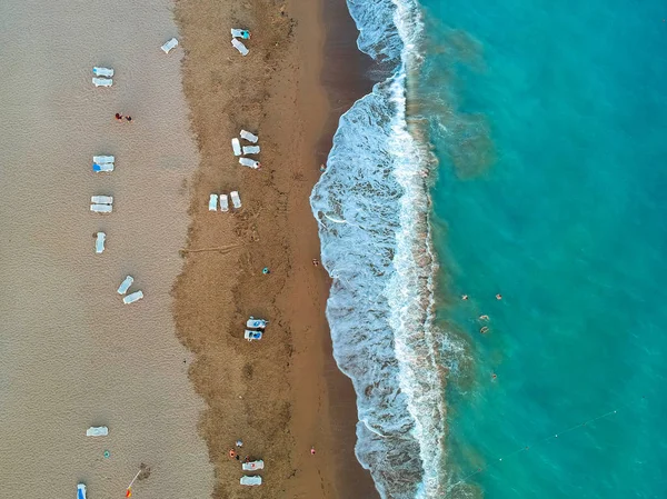 トルコのリビエラ側の近くの熱帯のビーチの空撮 — ストック写真