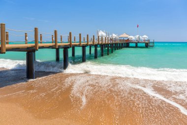 Güzel bir plaj sahne yan yakınındaki Türk Rivierası'nda