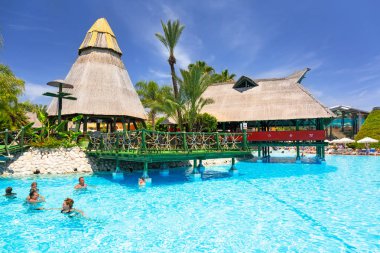 Side, Türkiye - 12 Haziran 2018: Güzel havuz alanı Tt Pegasos World resort Side, Türkiye yakın. Pegasos World Hotel 4 yıldızlı tesistir 9600 metrekare havuz alanları ile.