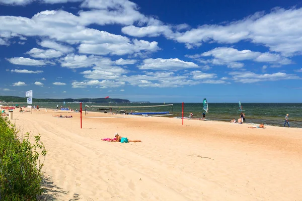 Sopot Polônia Junho 2018 Pessoas Ensolarada Praia Mar Báltico Sopot — Fotografia de Stock