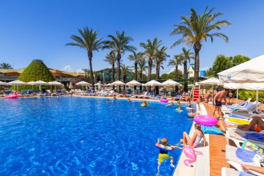 Side, Türkiye - 8 Haziran 2018: Güzel havuz alanı Tt Pegasos World resort Side, Türkiye yakın. Pegasos World Hotel 4 yıldızlı tesistir 9600 metrekare havuz alanları ile.