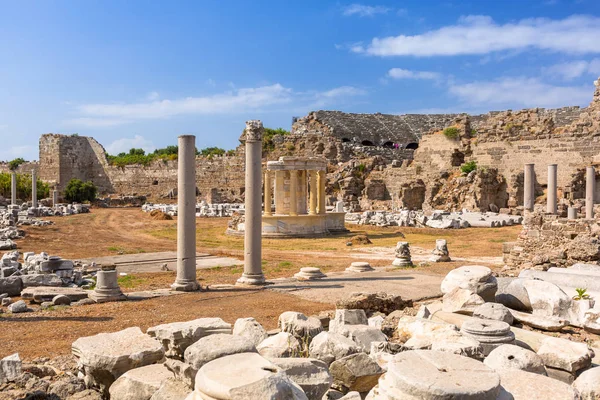 Side, Türkiye antik tiyatronun kalıntıları