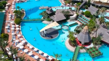 Side, Türkiye - 9 Haziran 2018: Tropikal resort Side, Türkiye dünyada Pegasos hava görünümünü. Pegasos World Hotel 4 yıldızlı tesistir 9