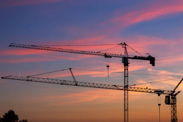 Silhueta Guindastes Torre Canteiro Obras — Fotografia de Stock