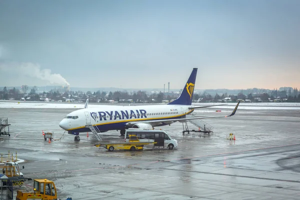 Danzica Polonia Gennaio 2018 Preparazione All Imbarco Aereo Ryanair Sull — Foto Stock