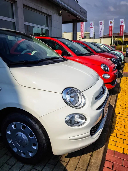 Γκντανσκ Πολωνία Ιουλίου 2018 Fiat 500 Αυτοκίνητο Στο Showroom Fiat — Φωτογραφία Αρχείου