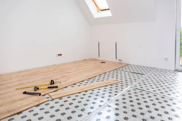 Instalation Των Νέων Ξύλινο Πάτωμα Στο Σπίτι — Φωτογραφία Αρχείου
