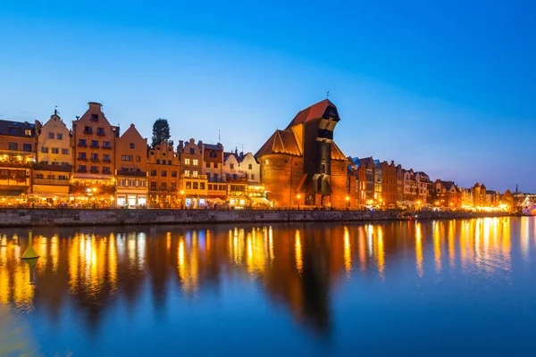Gdansk Eski Şehir Motlawa Nehirde Gece Karanlığında Polonya Yansıtıyordu — Stok fotoğraf