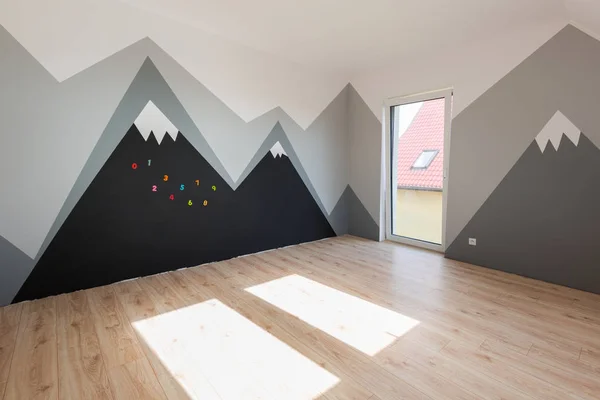 Kids Bedroom Mountains Paint New Laminated Floor — Stock Photo, Image