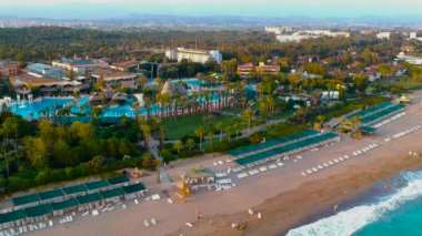 Side, Türkiye - 9 Haziran 2018: Tropikal resort Side, Türkiye dünyada Pegasos hava görünümünü. Pegasos World Hotel 4 yıldızlı tesistir 9