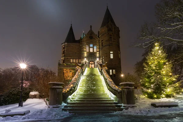 Teleborg 城堡在下雪的晚上在韦克舍 — 图库照片