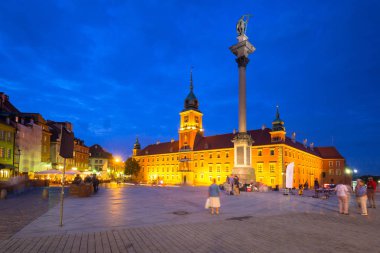 Royal Castle square ve Kral Sigismunds gece, Polonya Varşova şehir sütununda