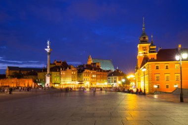 Royal Castle square ve Kral Sigismunds gece, Polonya Varşova şehir sütununda