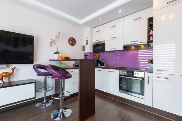 Modernes Wohnzimmer Mit Kücheneinrichtung — Stockfoto