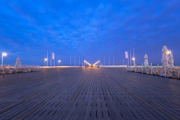 位于波兰黄昏的波罗的海码头的索波特码头 — 图库照片