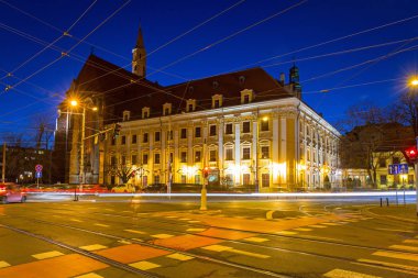 Mimarlık tarihi kentin Wroclaw alacakaranlıkta, Polonya.