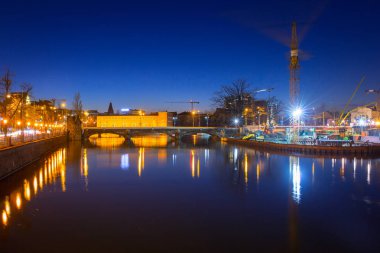 Wroclaw, Polonya - 28 Aralık 2016: Wroclaw old town adlı gece, Polonya mimarisi. Wroclaw Batı Polonya ve tarihsel Silezya başkenti en büyük kenti olduğunu.