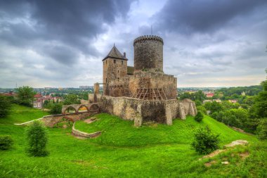 BEDZIN Ortaçağ kale alacakaranlıkta, Polonya