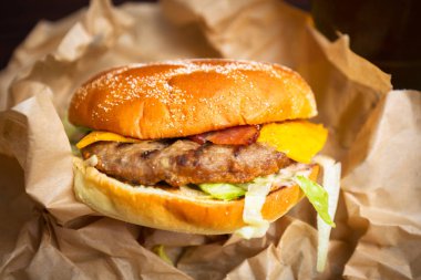 Izgara sığır eti lezzetli hamburger