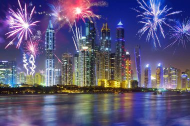 Dubai, BAE 'de yeni yıl havai fişek gösterisi
