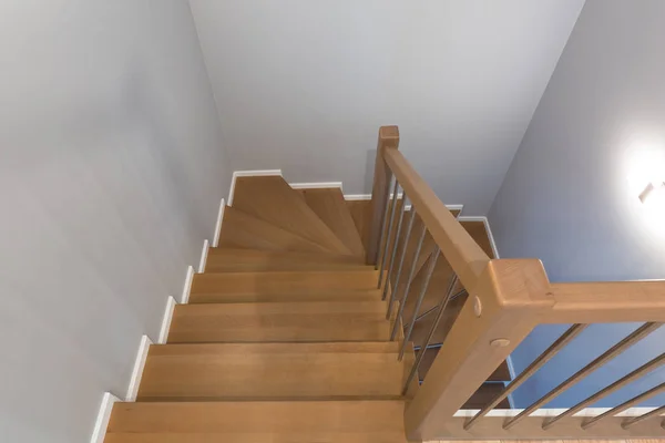 Interior Escada Com Novos Degraus Madeira — Fotografia de Stock