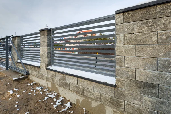 New Stone Fence House — Stock Photo, Image