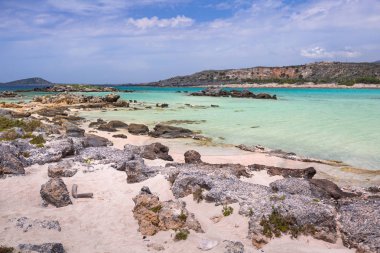 Pembe kum Girit, Yunanistan ile Elafonissi plaj