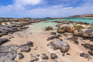 Pembe kum Girit, Yunanistan ile Elafonissi plaj