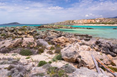 Pembe kum Girit, Yunanistan ile Elafonissi plaj